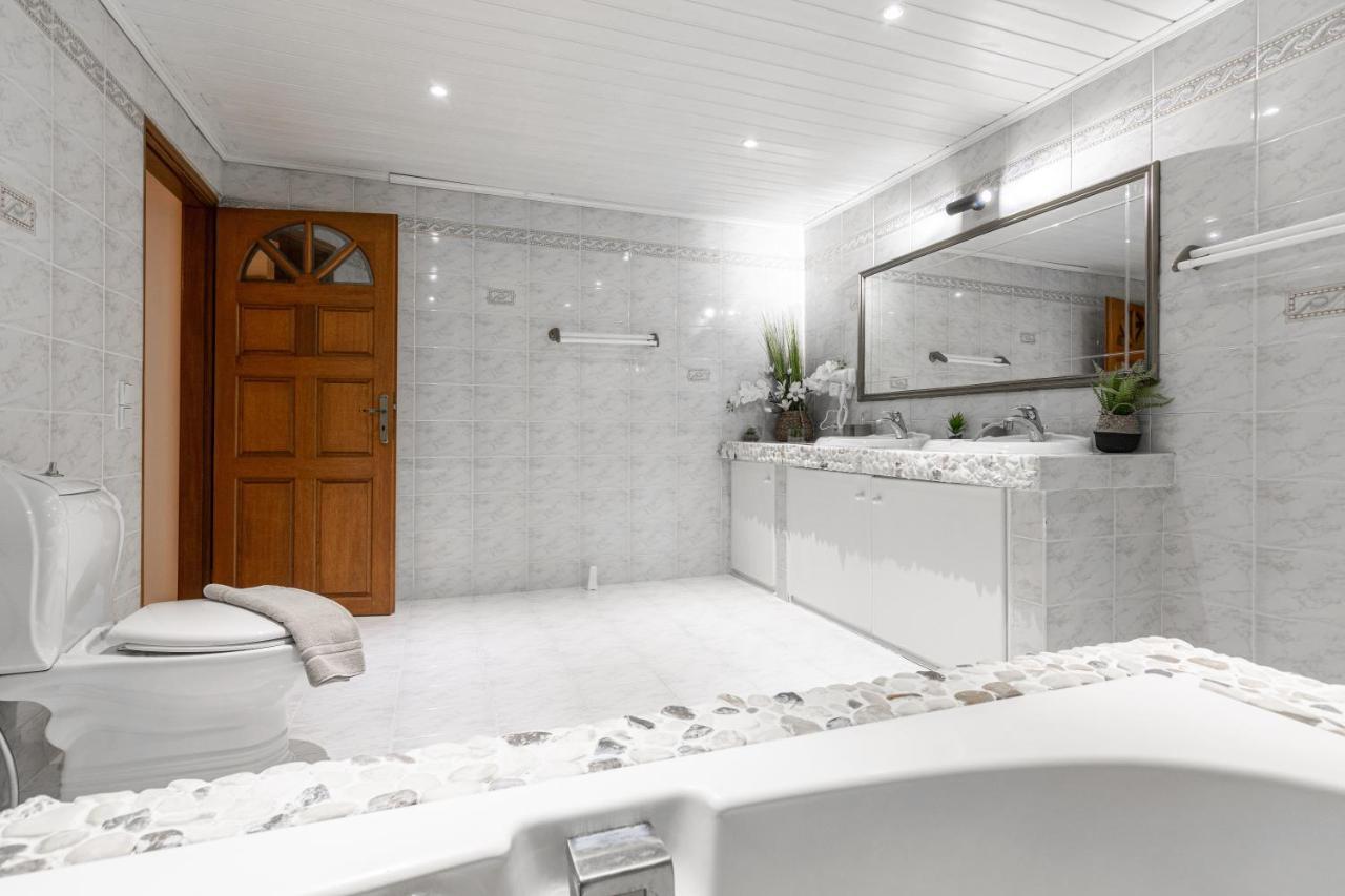 Galadriel Villa With Private Pool & Jacuzzi Kato Yerakarion ภายนอก รูปภาพ