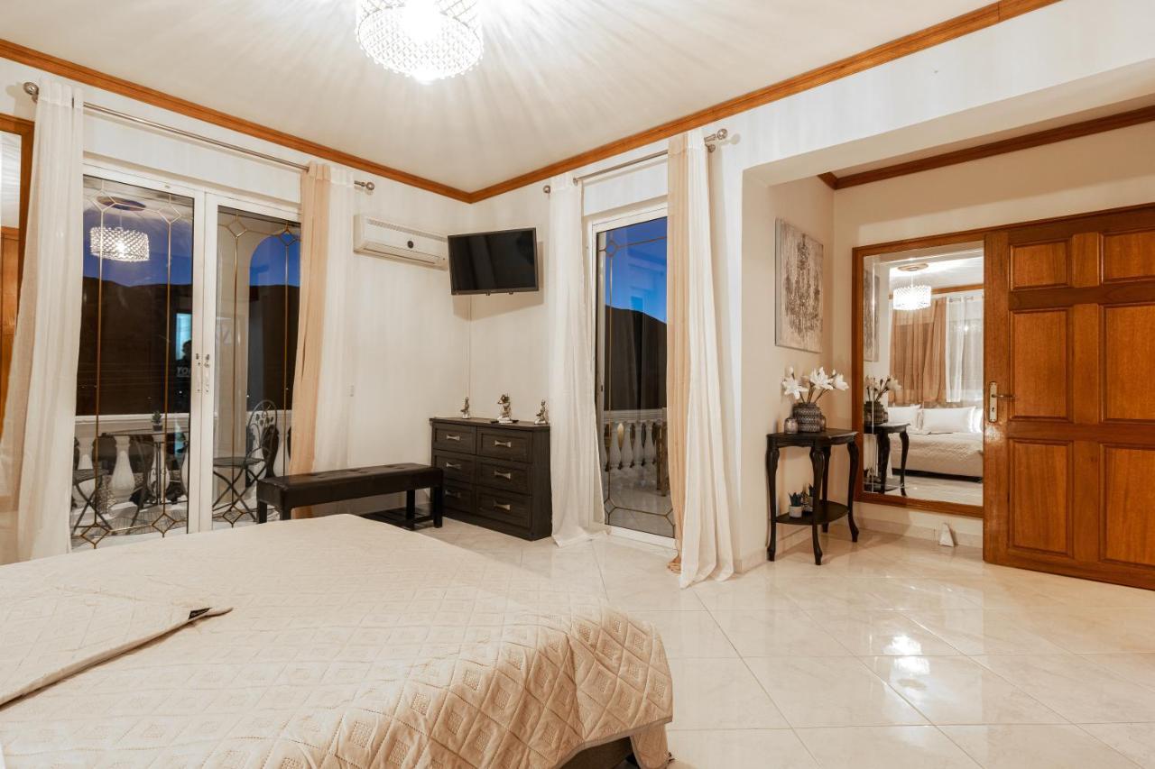 Galadriel Villa With Private Pool & Jacuzzi Kato Yerakarion ภายนอก รูปภาพ