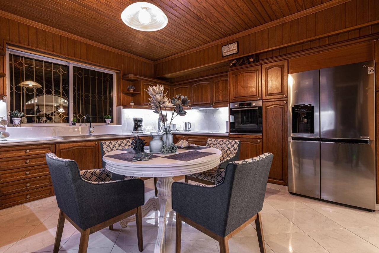 Galadriel Villa With Private Pool & Jacuzzi Kato Yerakarion ภายนอก รูปภาพ
