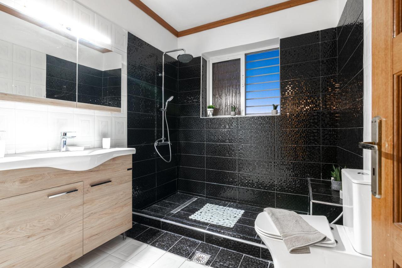 Galadriel Villa With Private Pool & Jacuzzi Kato Yerakarion ภายนอก รูปภาพ
