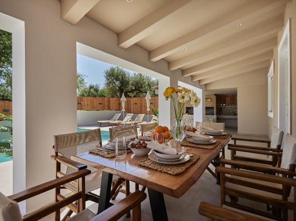 Galadriel Villa With Private Pool & Jacuzzi Kato Yerakarion ภายนอก รูปภาพ