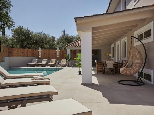 Galadriel Villa With Private Pool & Jacuzzi Kato Yerakarion ภายนอก รูปภาพ