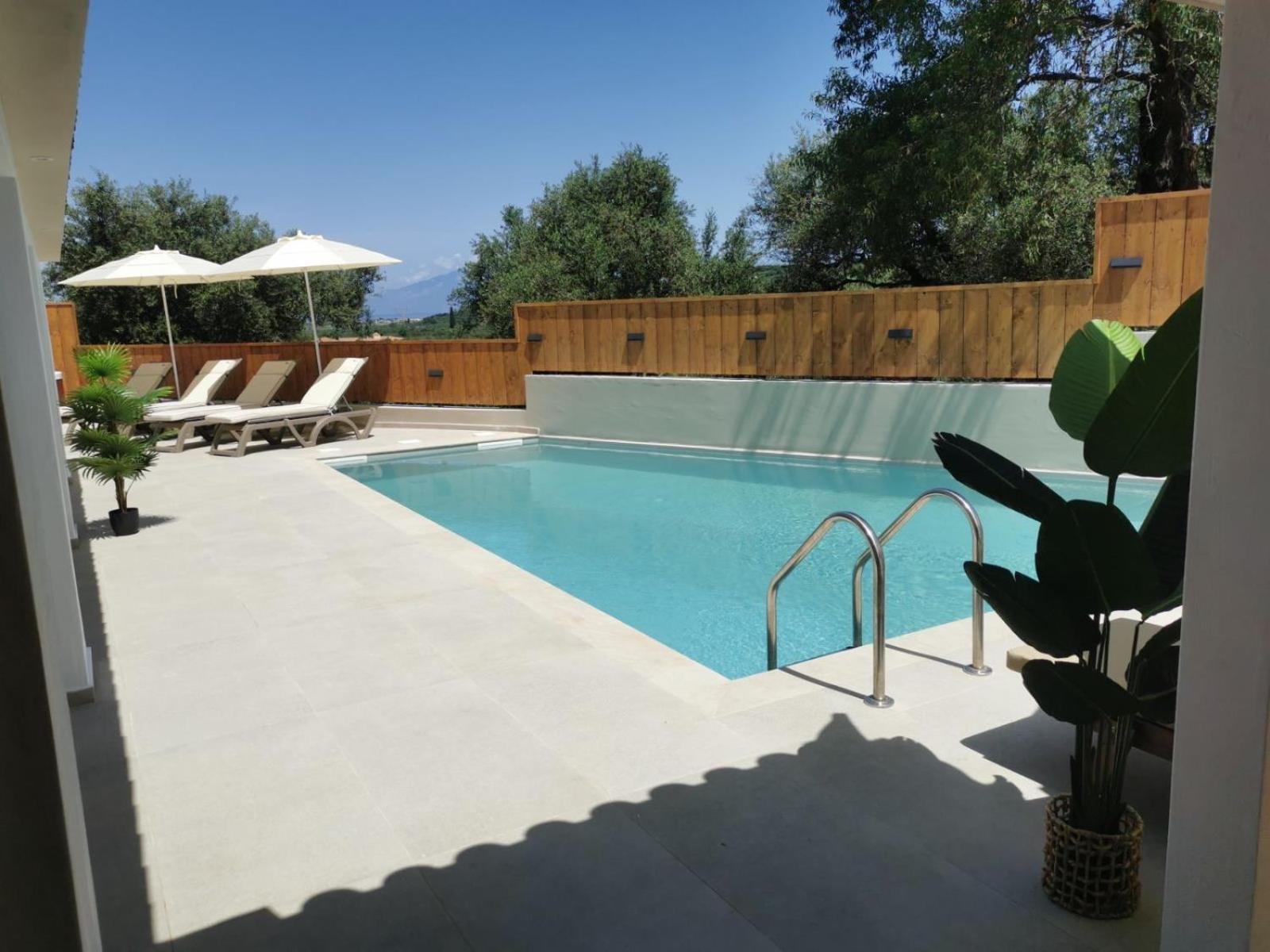 Galadriel Villa With Private Pool & Jacuzzi Kato Yerakarion ภายนอก รูปภาพ
